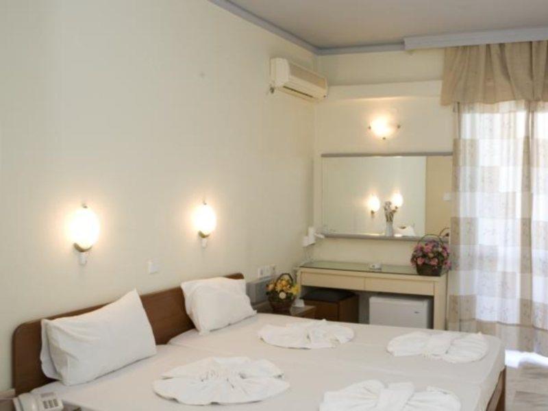 Hotel Haris On The Beach Agia Marina المظهر الخارجي الصورة