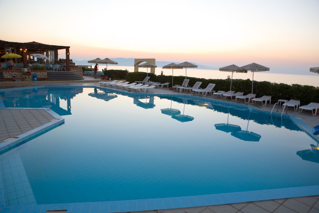Hotel Haris On The Beach Agia Marina المظهر الخارجي الصورة