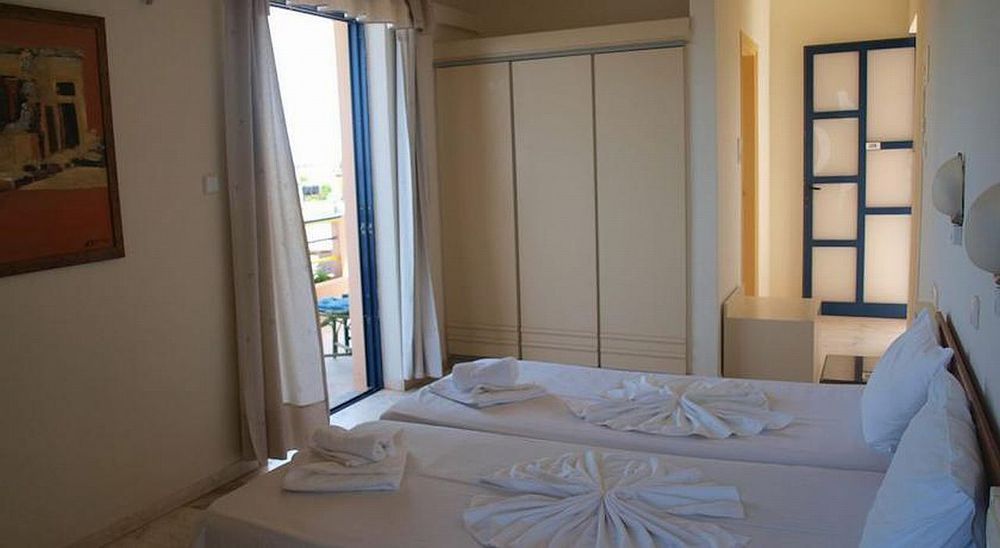 Hotel Haris On The Beach Agia Marina المظهر الخارجي الصورة